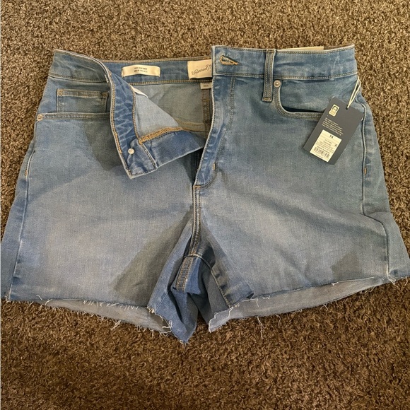 Universal Thread Blue Jean Shorts High-Waisted Distressed - Picture 1 of 3